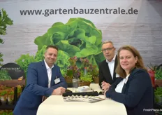 Ingo Reiling, Theobert von Krüchten und Claudia Bollen von der Gartenbauzentrale eG.